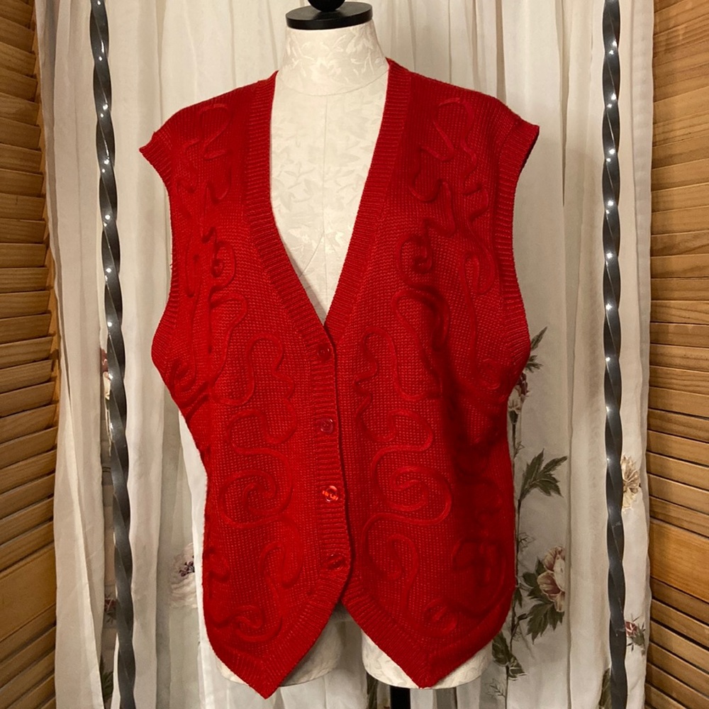 Red Ribbed vest with decorative piping. Size XL